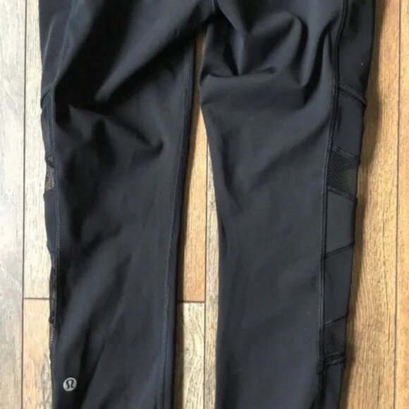 Lululemon Speed Up Tight Mesh size 4 *EUC - Picture 10 of 13